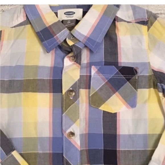 Old Navy button down size 4T boys - Picture 2 of 5